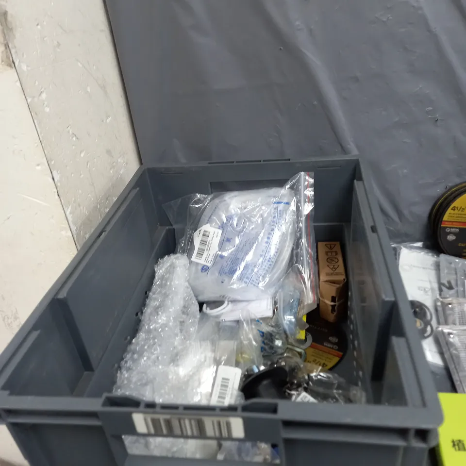TOTE OF APPROXIMATELY 15 ASSORTED HOUSEHOLD ITEMS TOO INCLUDE POOL TEST STRIPS, CISIVIS CUTTINGWHEEL, AND DIFFUSER BRACELET ETC. 
