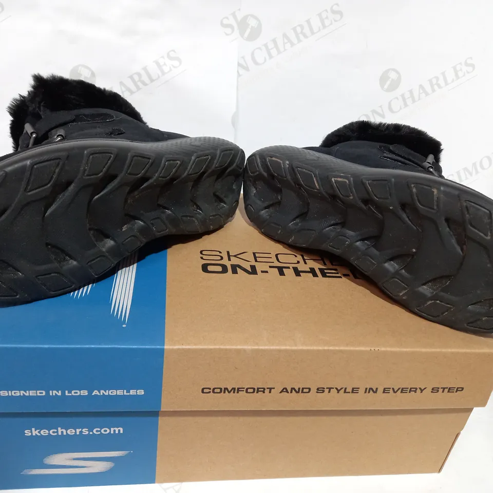 BOXED PAIR OF SKECHERS WINTER BLACK BOOTS  - SIZE 4.5