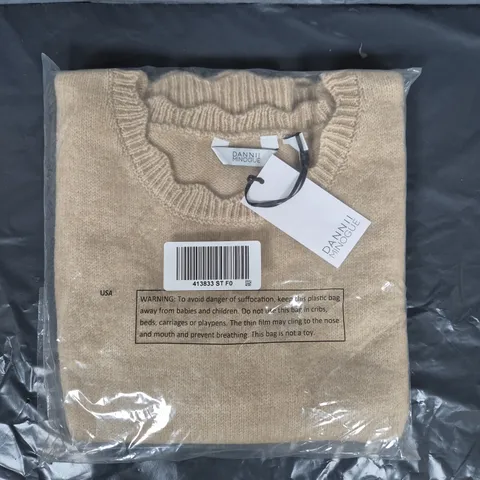 SEALED DANNII MINOGUE KNITTED SCALLOP EDGE VEST IN BEIGE SIZE 3XL