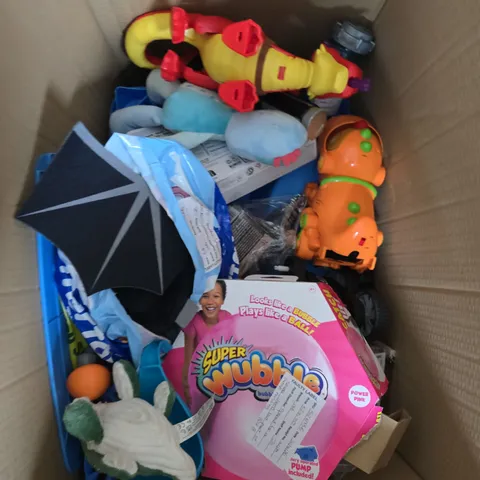 LARGE BOX OF APPROX 15 ASSORTED TOYS AND GAMES