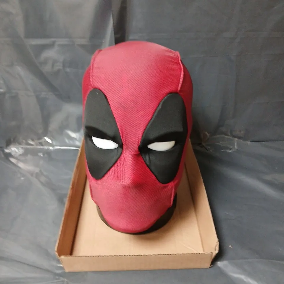 BOXED MARVEL DEADPOOL PREMIUM INTERACTIVE HEAD