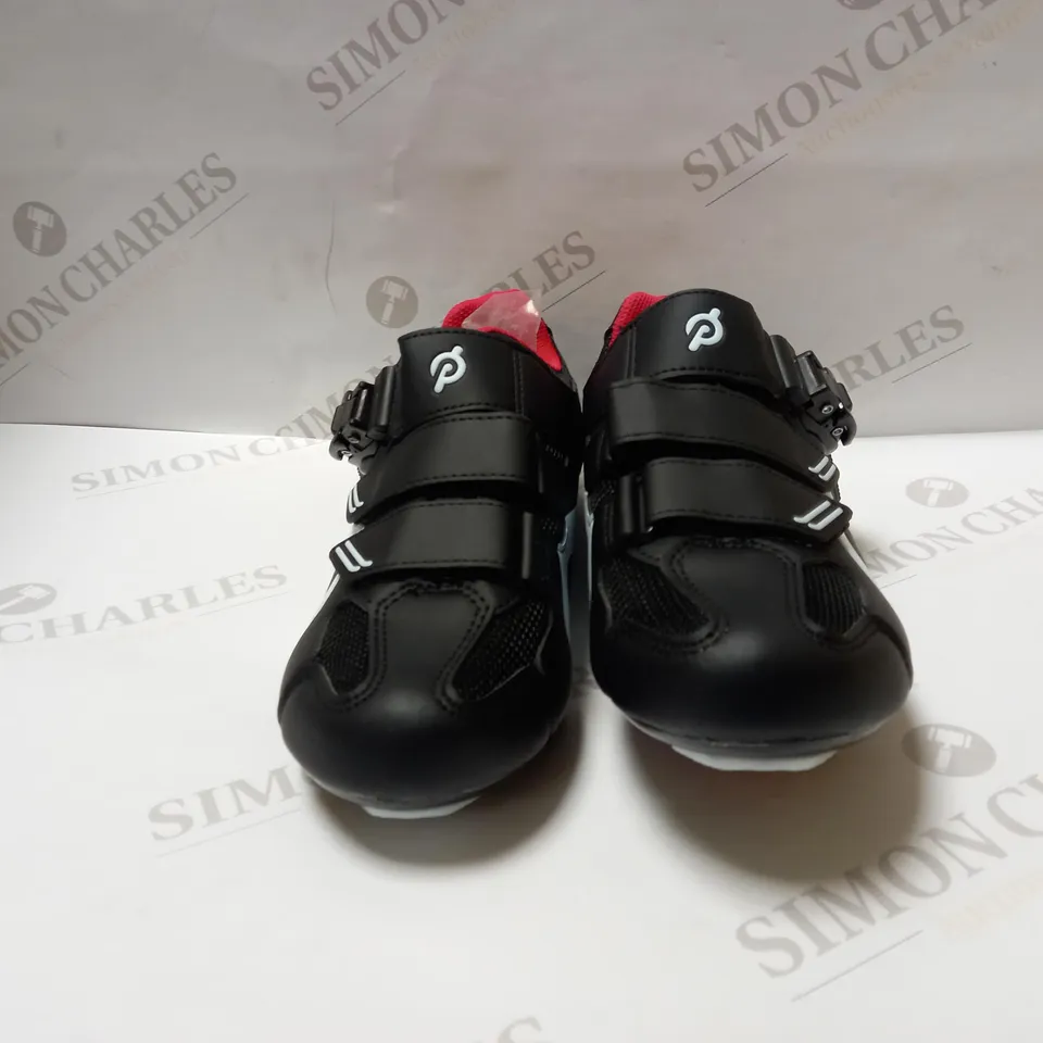 PELOTON CYCLING SHOES SIZE 6