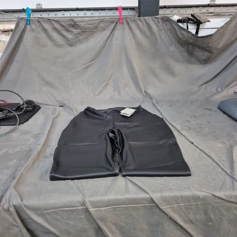 MINT VELVET BLACK FAUX LEATHER LEGGINGS, M SHORT – CORE LINE