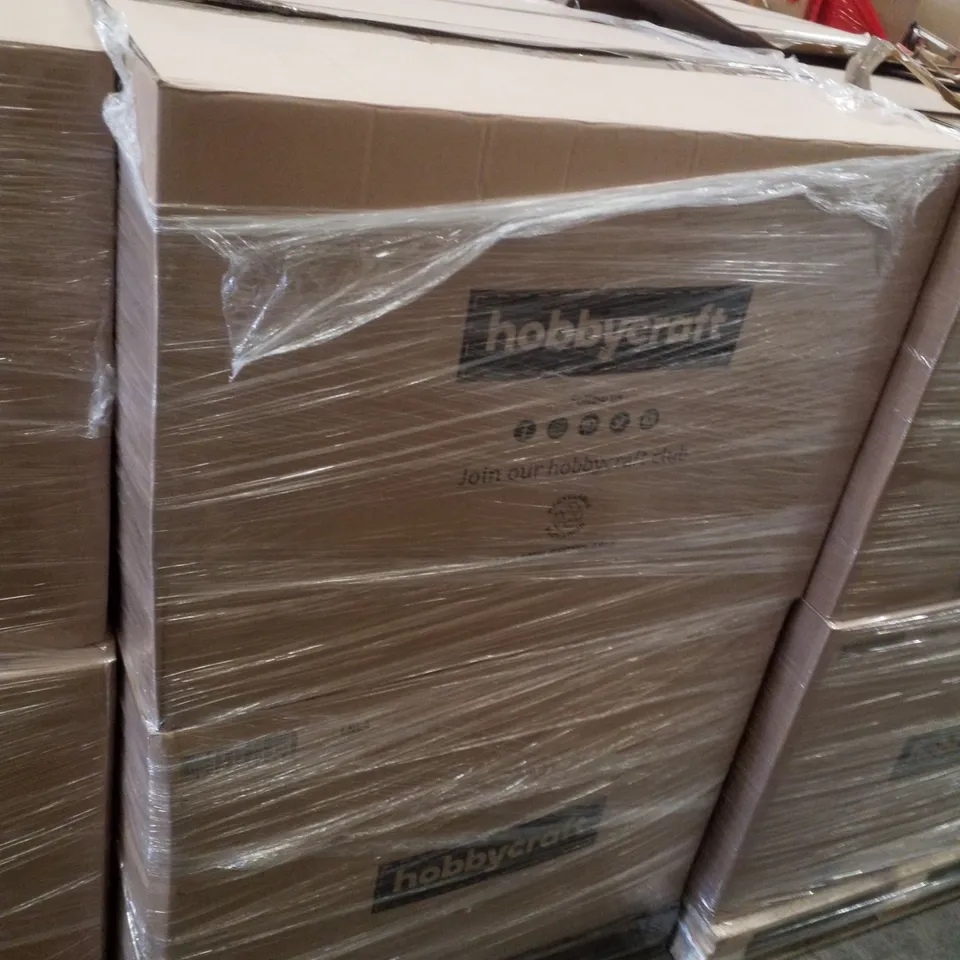 PALLET CONTAINING ASSORTED CHRISTMAS PRODUCTS & DECORATIONS INCLUDING BAKING SET, WOODEN CHRISTMAS BOX, FLAT PACK CHRISTMAS EVE BOX, POP UP ADVENT CALENDAR & MIRROR BALLS