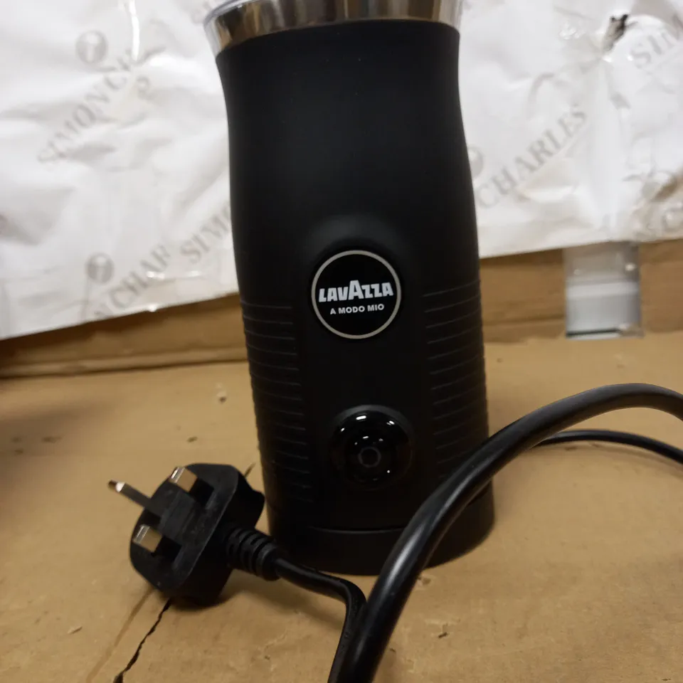 LAVAZZA A MODO MIO MILK EASY FROTHER 