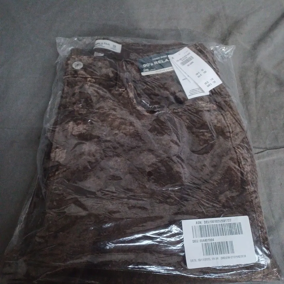 ABERCROMBIE & FITCH 90'S RELAXED JEANS SIZE 28 LONG