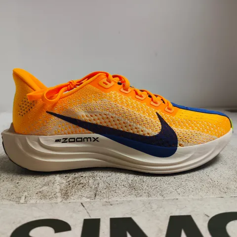 NIKE PEGASUS PLUS RUNNING SHOES – UK SIZE 6