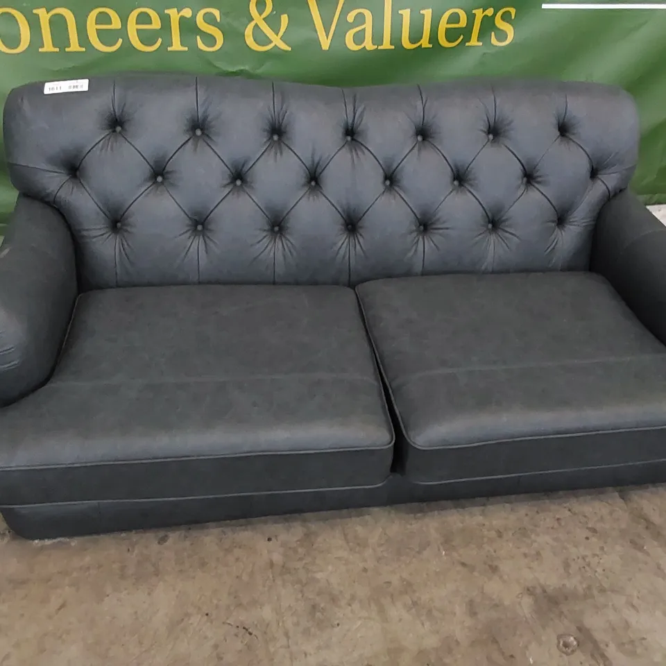 DESIGNER 3 SEATER BUTTON BACK LEATHER SOFA IN DARK GREY 