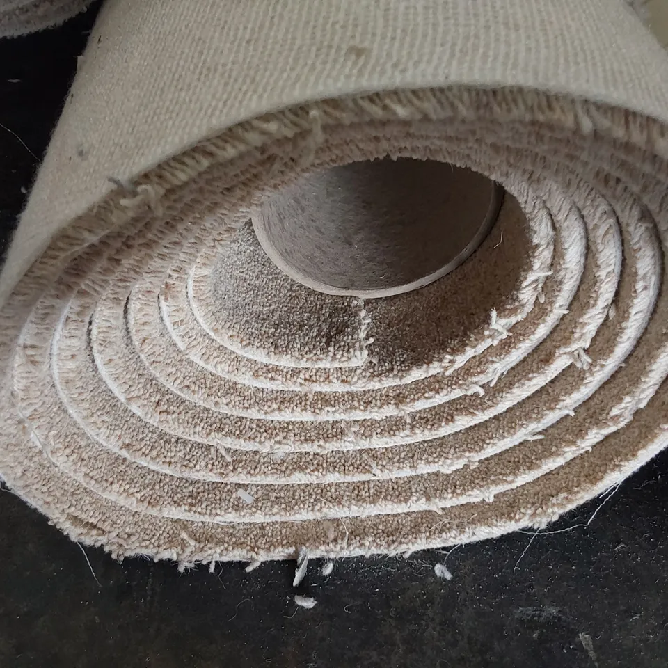 ROLL OF QUALITY DIMENSIONS HEATHERS CARPET APPROXIMATELY 5M × 4.3M
