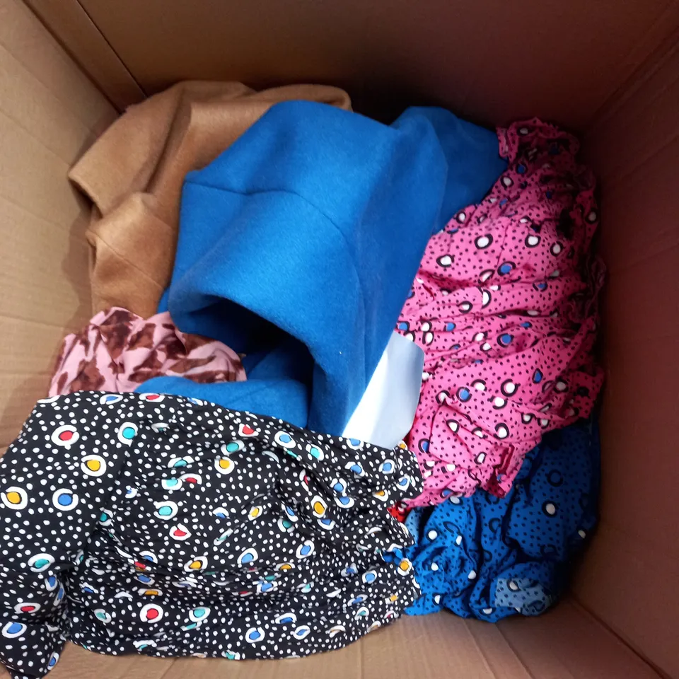 BOX OF APPROX 15 ASSORTED CLOTHING ITEMS IN VARIOUS STYLES AND SIZES TO INCLUDE PHASE EIGHT BLUE COAT, FINERY  DRESS, FRANK USHER DRESS, ETC. 
