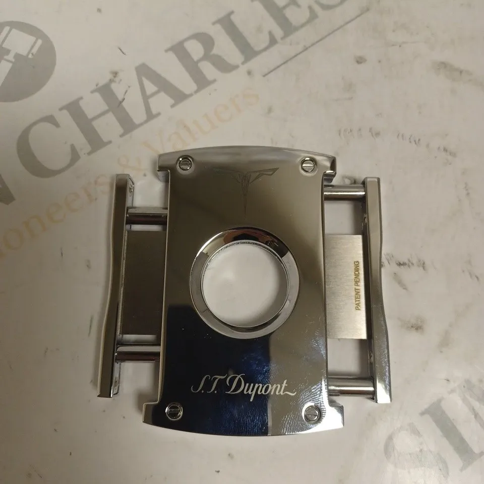 BOXED S.T DUNPONT CHROME MAXIJET CIGAR CUTTER. 