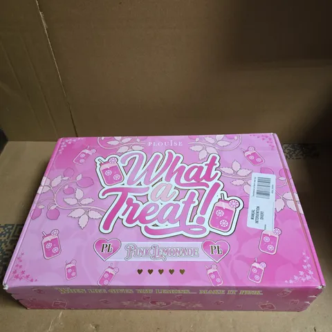 SEALED PLOUISE WHAT A TREAT PINK LEMONADE BATH AND BODY GIFT BOX