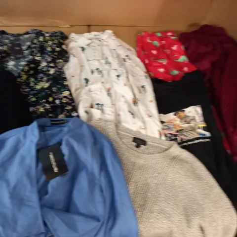 LARGE QUANTITY OF ASSORTED CLOTHING ITEMS TO INCLUDE PRETTYLITTLETHING, M&S AND TOPSHOP