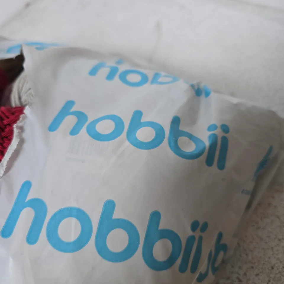 HOBBII YARN SKEINS – ASSORTED COLOURS