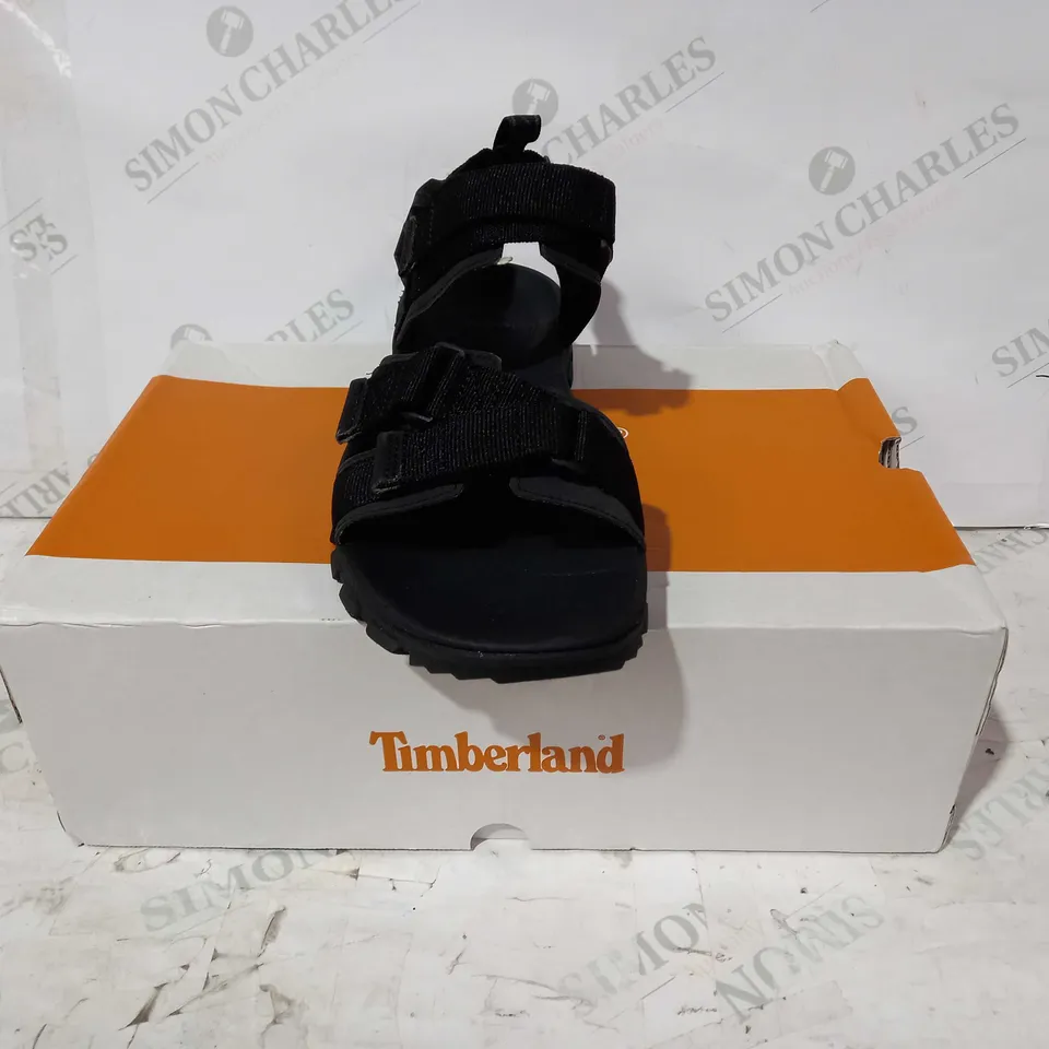 BOXED PAIR OF TIMBERLAND GARRISON TRAIL STRAP SANDALS IN BLACK UK SIZE 9.5