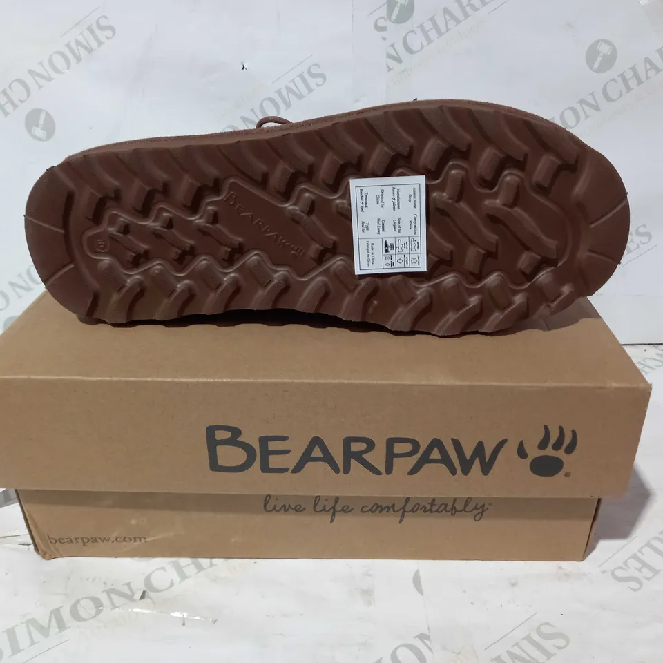 BOXED PAIR OF BEARPAW SHOES IN BROWN UK SIZE 8