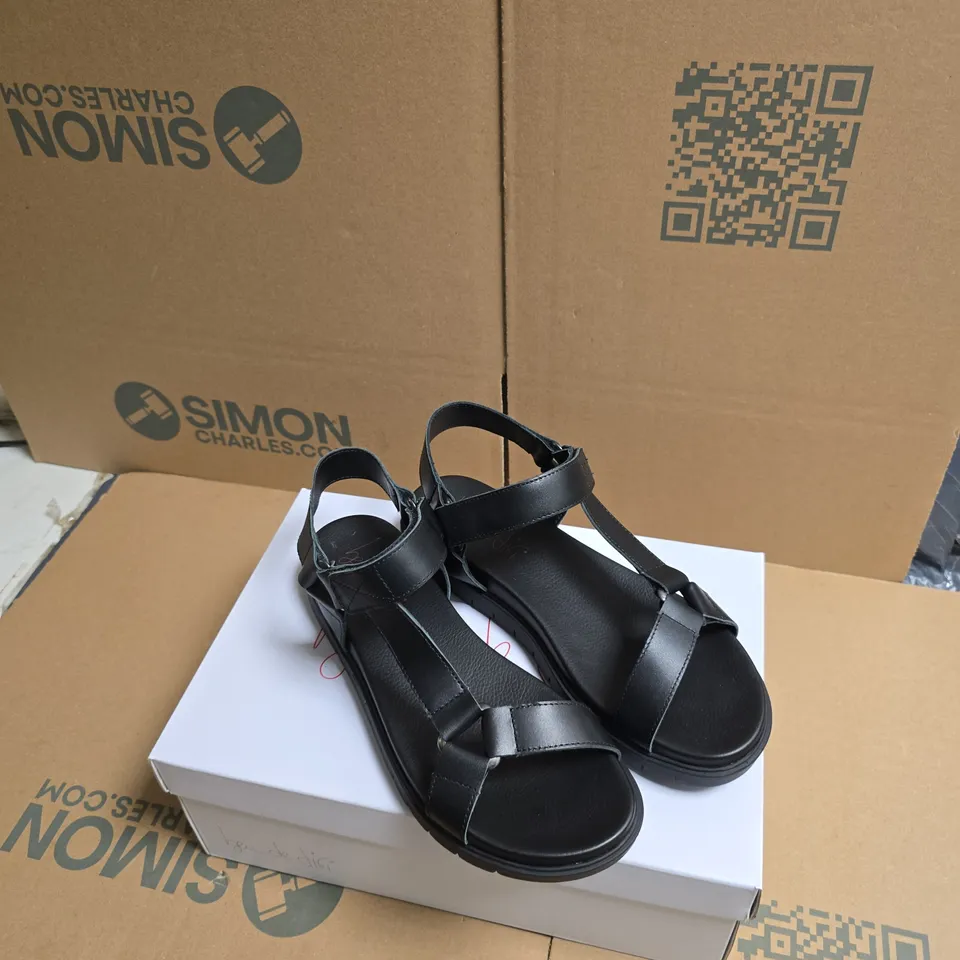 BEN DI LISI WOMEN'S BLACK STRAPPY SANDALS, UK 6 – BOXED