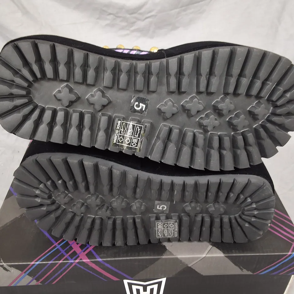 BOXED KOI MONSTER HIGH CLAWSOME WOLF PLATFORM BOOTS IN BLACK- UK 5