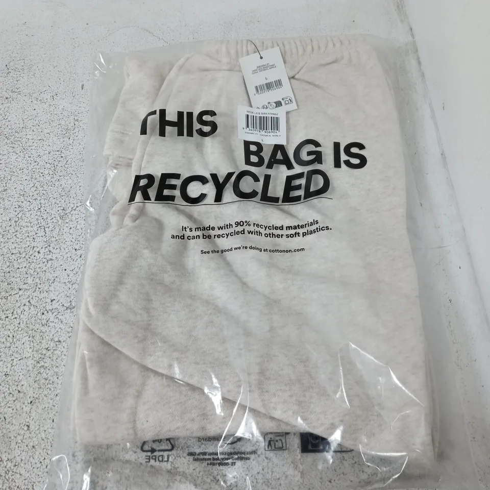 APPROXIMATELY 10 BAGGED WIDE LEG SWEATPANTS IN OATMEAL MARLE IN VARIOUS SIZES 