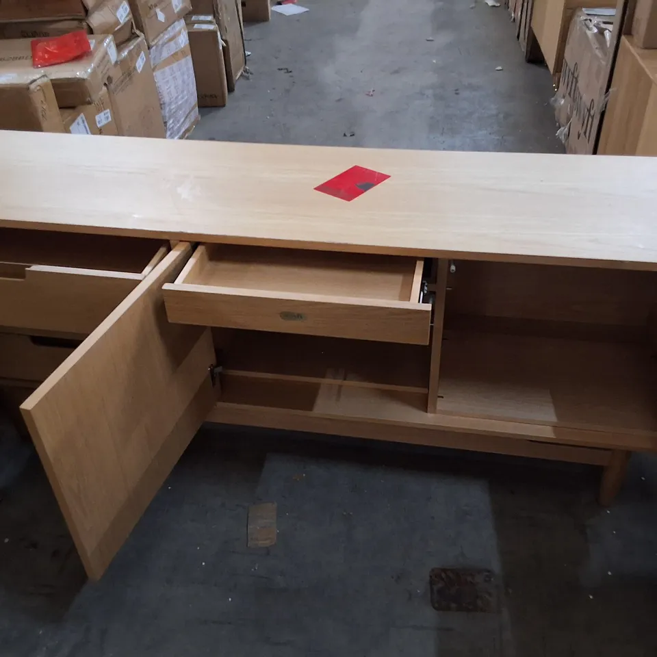 SWYFT SIDEBOARD 01 - OAK