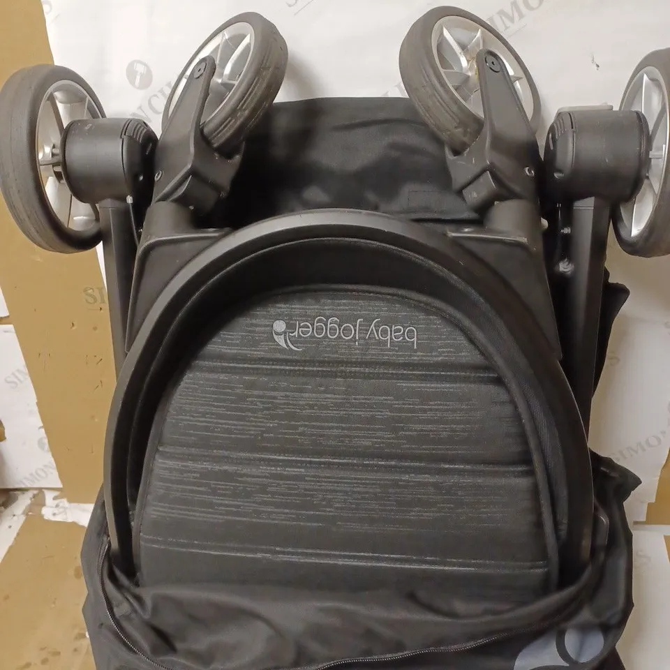 CITY TOUR 2 PITCH PUSHCHAIR - BLACK