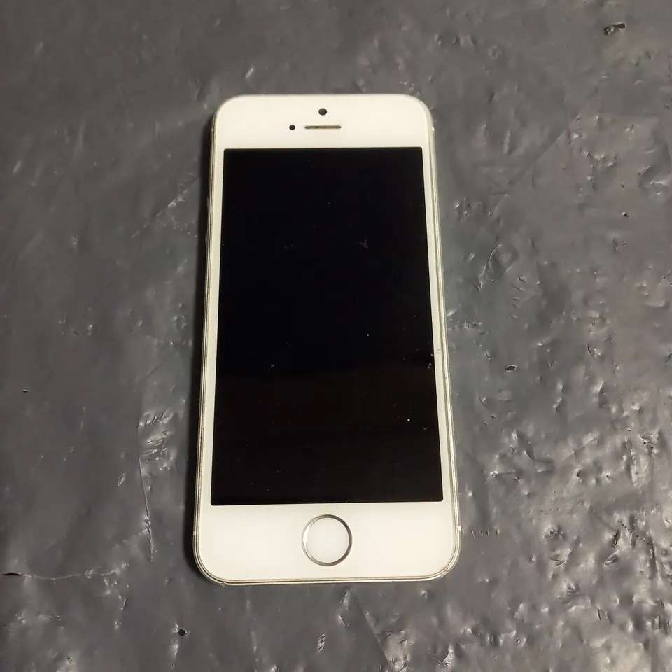 APPLE IPHONE SE A1723 SMARTPHONE IN WHITE/SILVER