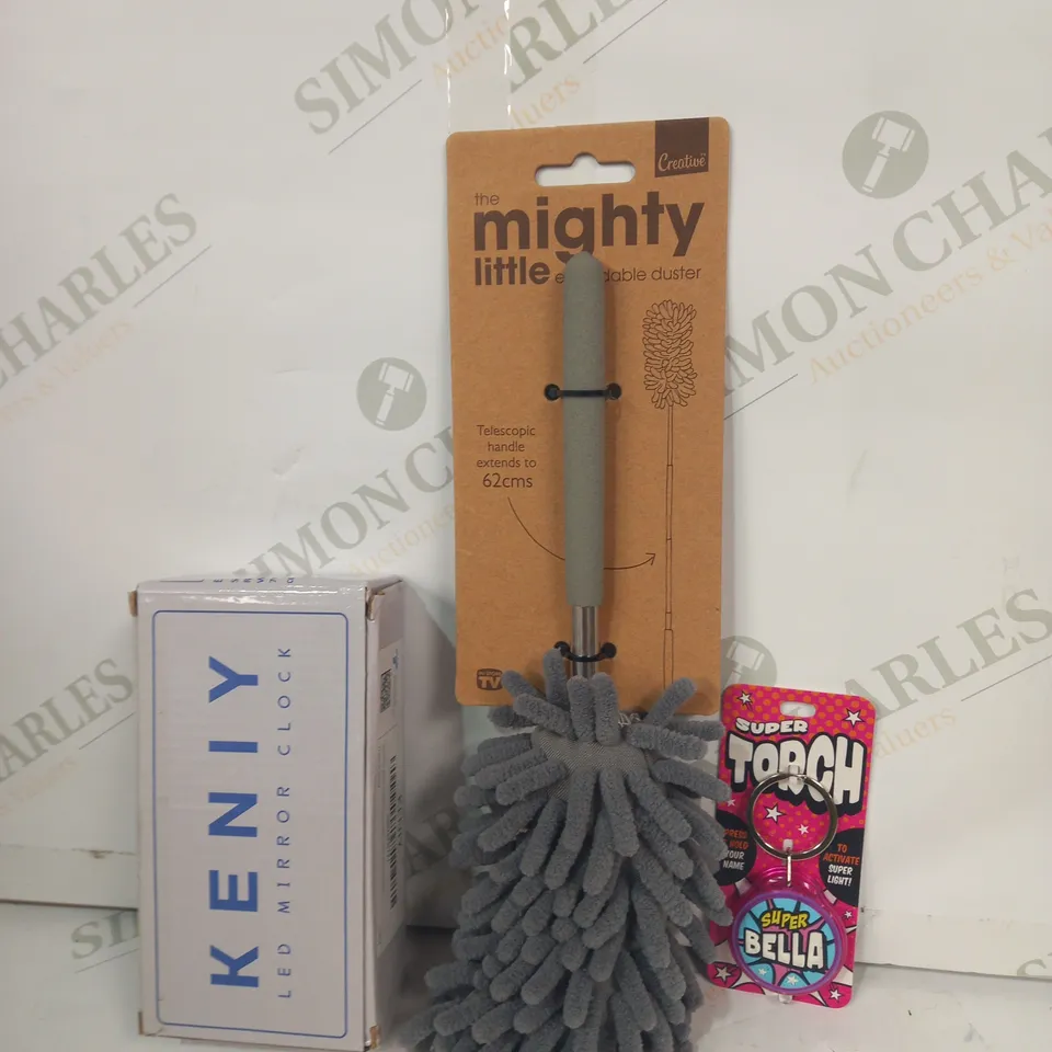 LOT OF APPROXIMATELY 10 ASSORTED HOUSEHOLD ITEMS TO INCLUDE SUPER TORCH, EXTENDABLE DUSTER, KENIY LED MIRROR CLOCK, ETC