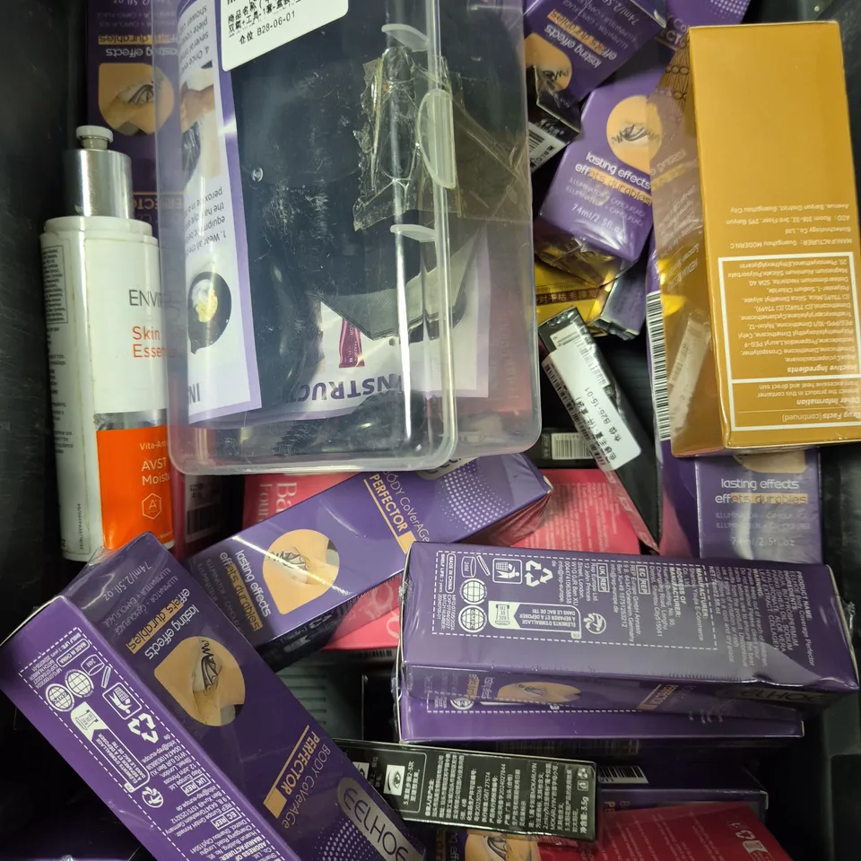 APPROXIMATELY 20 ASSORTED HEALTH & BEAUTY PRODUCTS TO INCLUDE - BULL DOG SHAVE GEL, NATURE SPELL MOISTURISER, BALM FOUNDATION ETC 