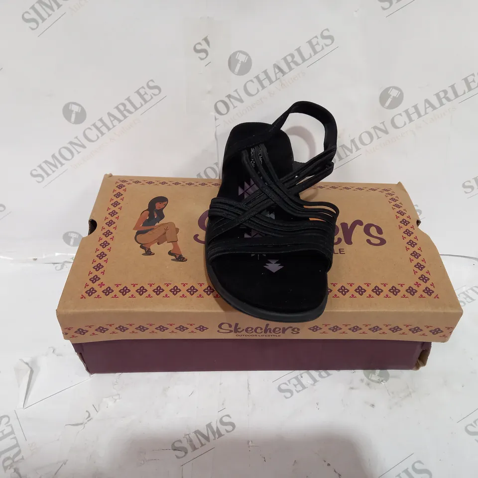 BOXED SKECHERS VEGAN SANDALS SIZE UNSPECIFIED