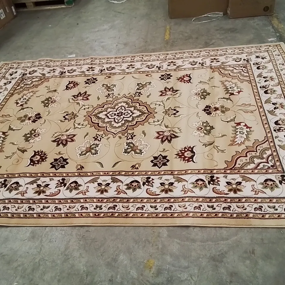 QUALITY DESIGNER AREA RUG // APPROX SIZE: 200 X 300 cm