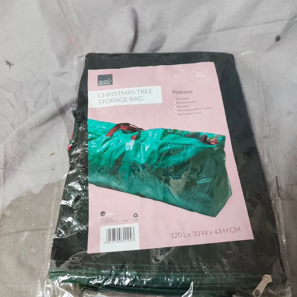 BOX OF APPROXIMATELY 20 ASSORTED HOUSEHOLD ITEMS INCLUDING CHRISTMAS TREE STORAGE BAG , PHOTO ALBUM AND WOMENS ENGLAND RUGBY WORLD CUP 2025 WASH BAG 