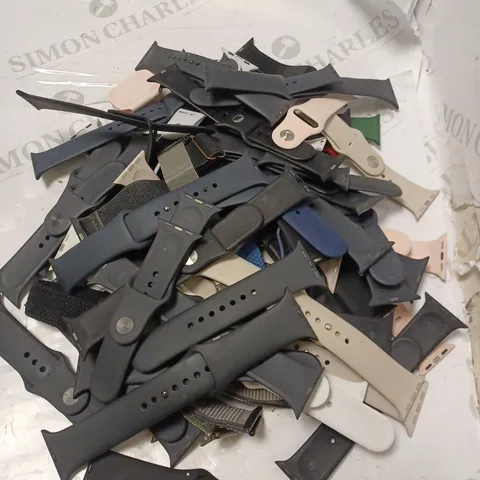 APPROXIMATELY 30 ASSORTED LOOSE SMART WATCH STRAPS IN VARIOUS DESIGNS & SIZES	