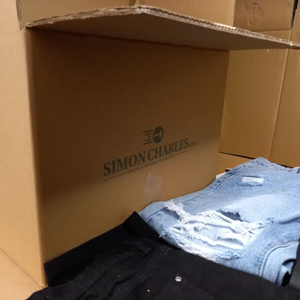 BOX OF APPROX 10 ASSORTED JEANS VARYING IN SIZE/COLOUR/STYLE