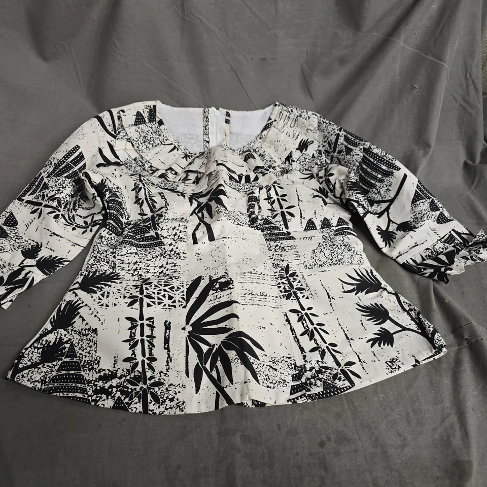 WOMEN'S BLOUSE – BLACK & WHITE BOTANICAL PRINT