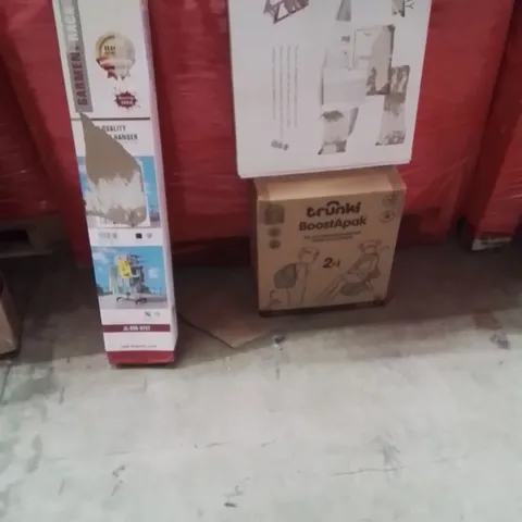 PALLET OF ASSORTED HOUSEHOLD GOODS AND PRODUCTS TO INCLUDE;CLOTHES AIRER,BACKPACK,FOOD TRAY 