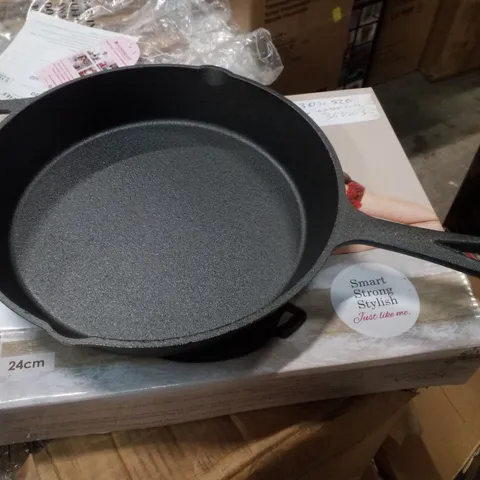 BOXED WONDERCHEF FORZA PRE-SEASON CAST-IRON FRY PAN