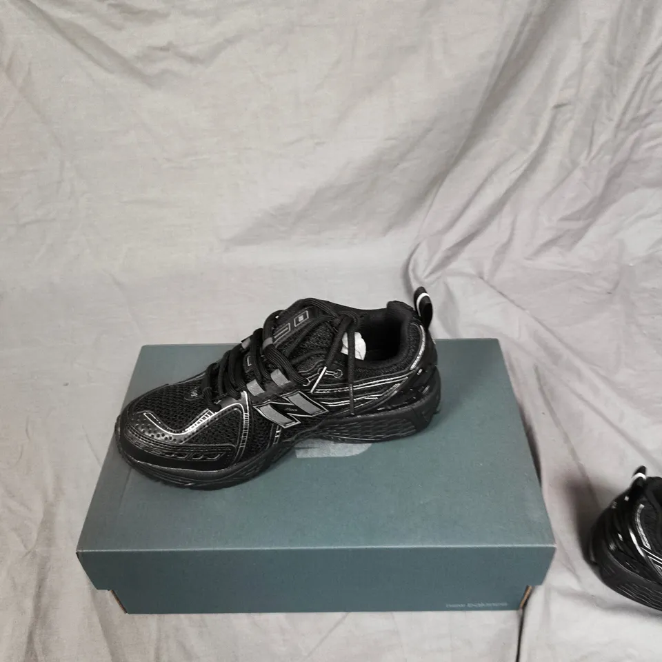 NEW BALANCE BLACK TRAINERS – MEN’S, ON NB BOX UK4