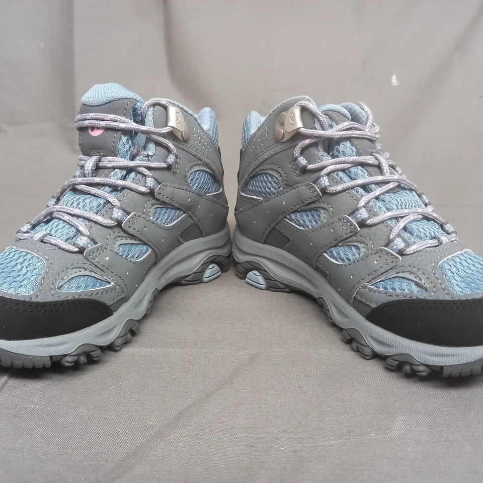 BOXED PAIR OF MERRELL GIRLS KIDS SHOES IN GREY AND BLUE UK SIZE 11