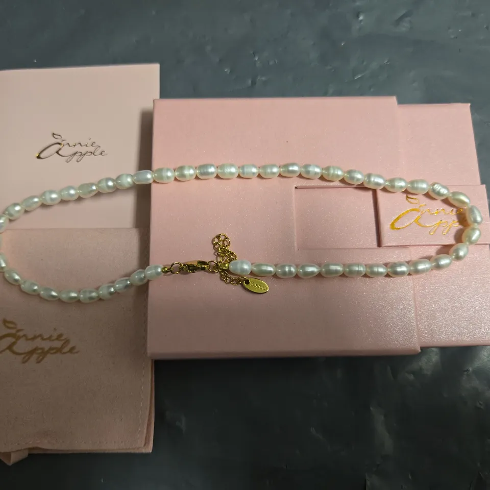 BOXED ANNIE APPLE PEARL LOOK NECKLACE