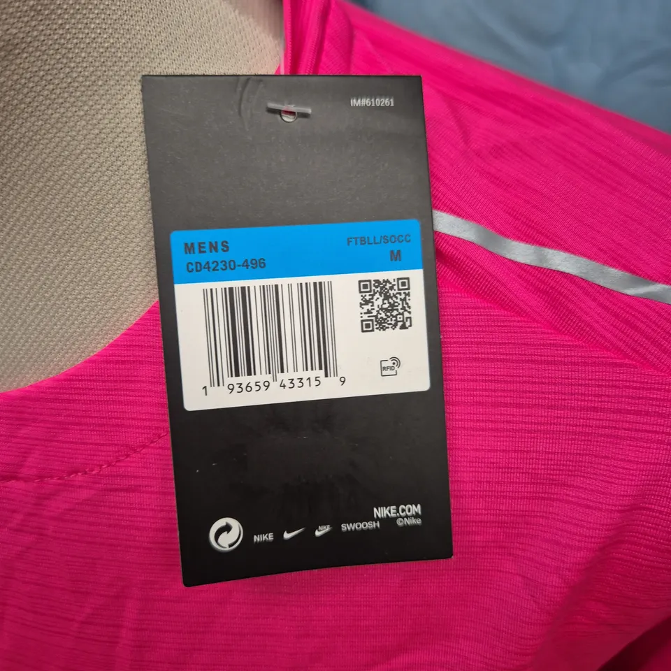 NIKE DRI-FIT BREATHE MEN'S T-SHIRT - PINK, UK M (M)