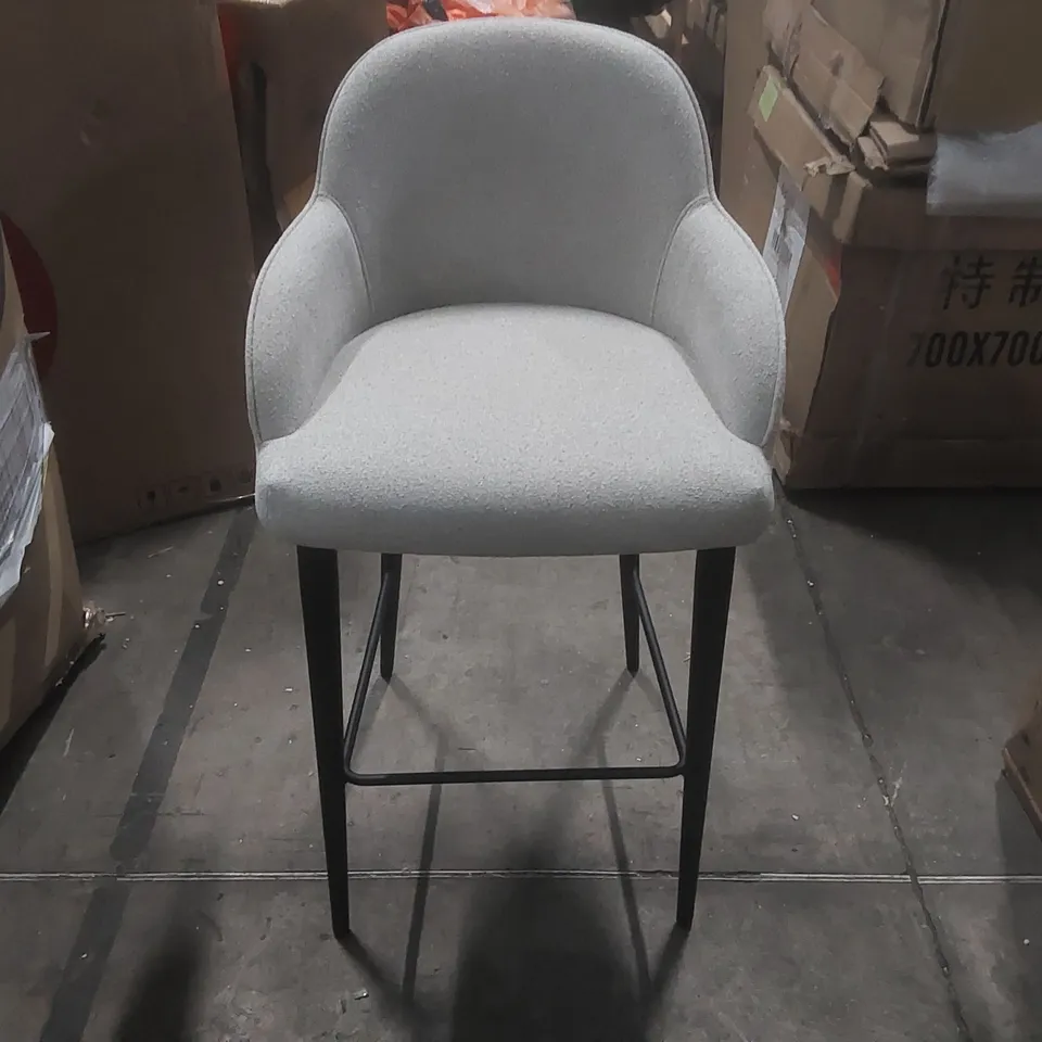 DANETTI LANI CHAMPAGNE VELVET BLACK METAL BAR STOOL