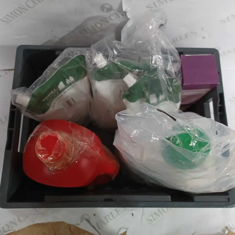 BOX OF APPROX 7 ASSORTED ITEMS TO INCLUDE - LEVINGTON TOMORITE - LAVENDER & GERANIUM - LACTULOSE ORAL SOLUTION ECT 