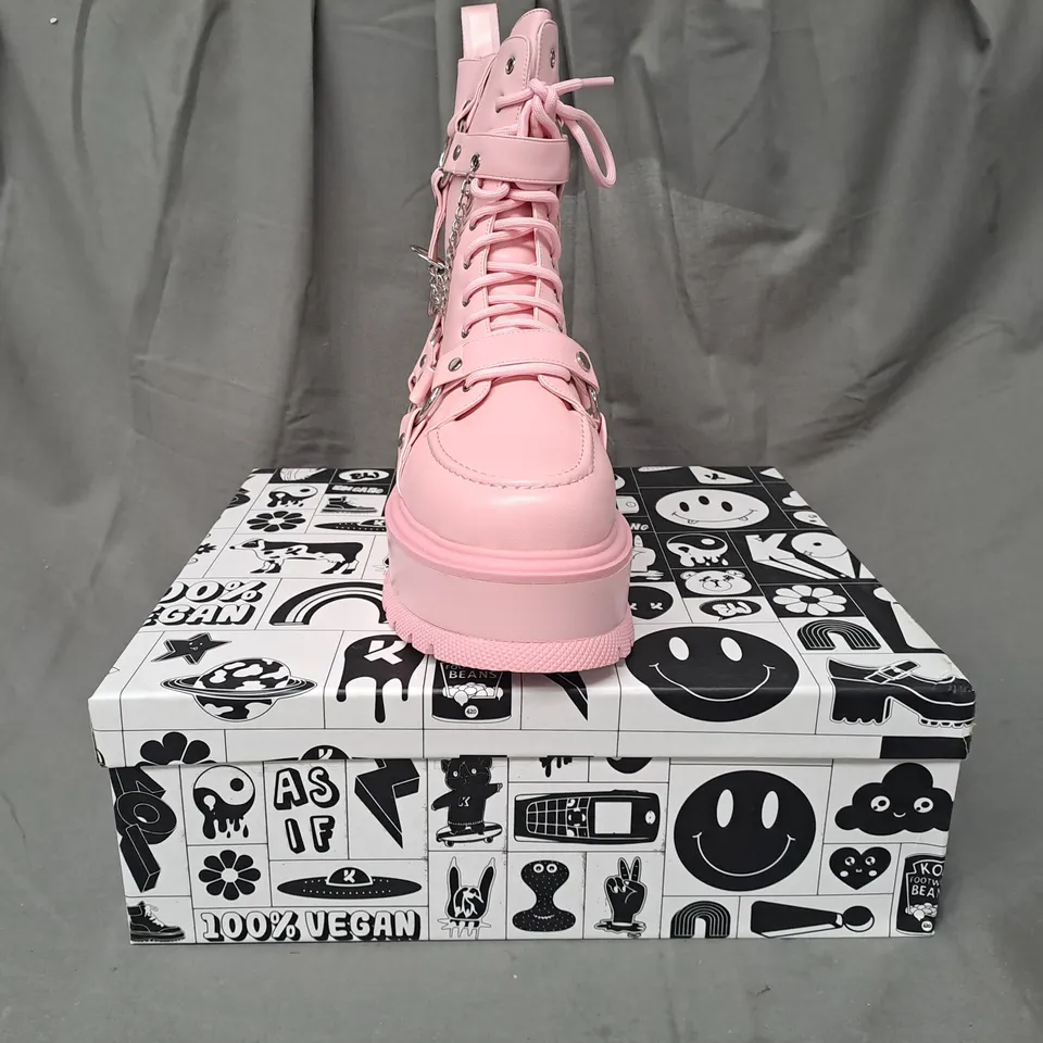 BOXED PAIR OF KOI VEGAN YAMI PASTEL PINK PLATFORM BOOTS UK SIZE 7