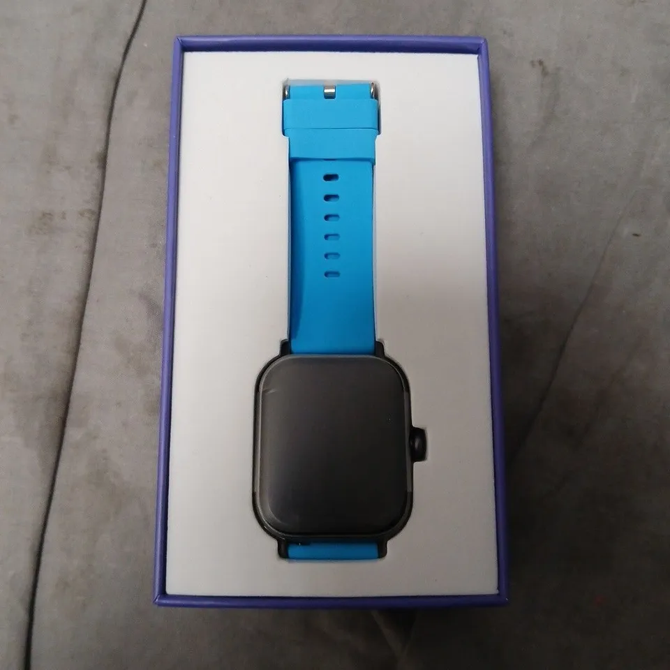 ONIX SMARTWATCH WITH BLUE STRAP – BOXED
