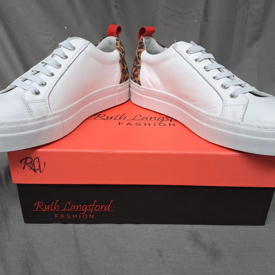 BOXED PAIR OF RUTH LANGSFORD WHITE LEOPARD LEATHER TRAINERS SIZE 6