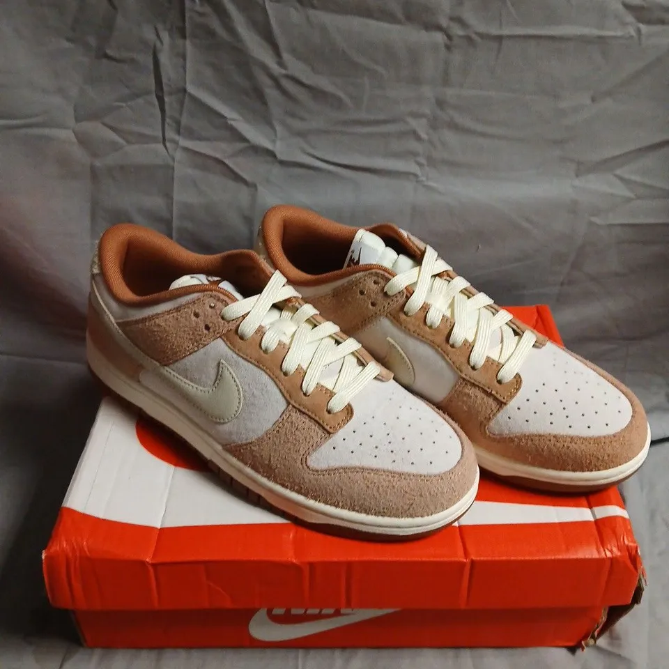 NIKE DUNK LOW RETRO TRAINERS - 9 