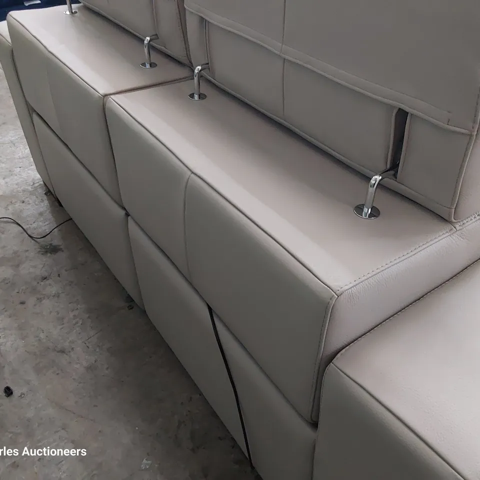 QUALITY ITALIAN DESIGNER GIORGIO POWER RECLINING TWO SEATER SOFA WITH ADJUSTABLE HEADRESTS LIGHT GREY LEATHER