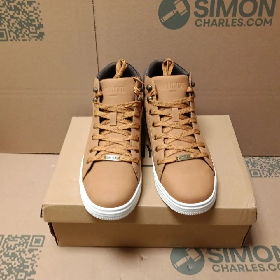 BOXED PAIR OF NANNYSTATE MARTIN CUPSOLE TRAINERS IN TAN/WHITE - SIZE 9