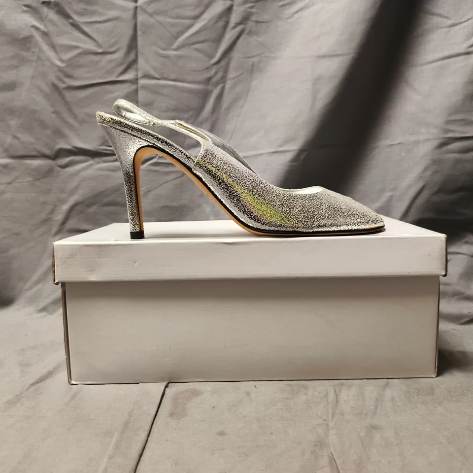 BOXED PAIR OF L.K. BENNETT PEEP TOE STILETTO HEEL SLINGBACK SANDALS IN METALLIC SILVER SIZE EU 40