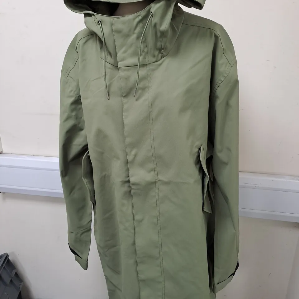 PRETTY GREEN WHITELY SEAM SEALED PARKA SIZE L